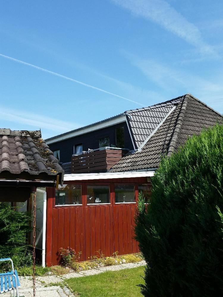 Haus Lily Nr.02 Bis Zu 6 Personen Davon Max. 2 Kinder Busum Exterior photo