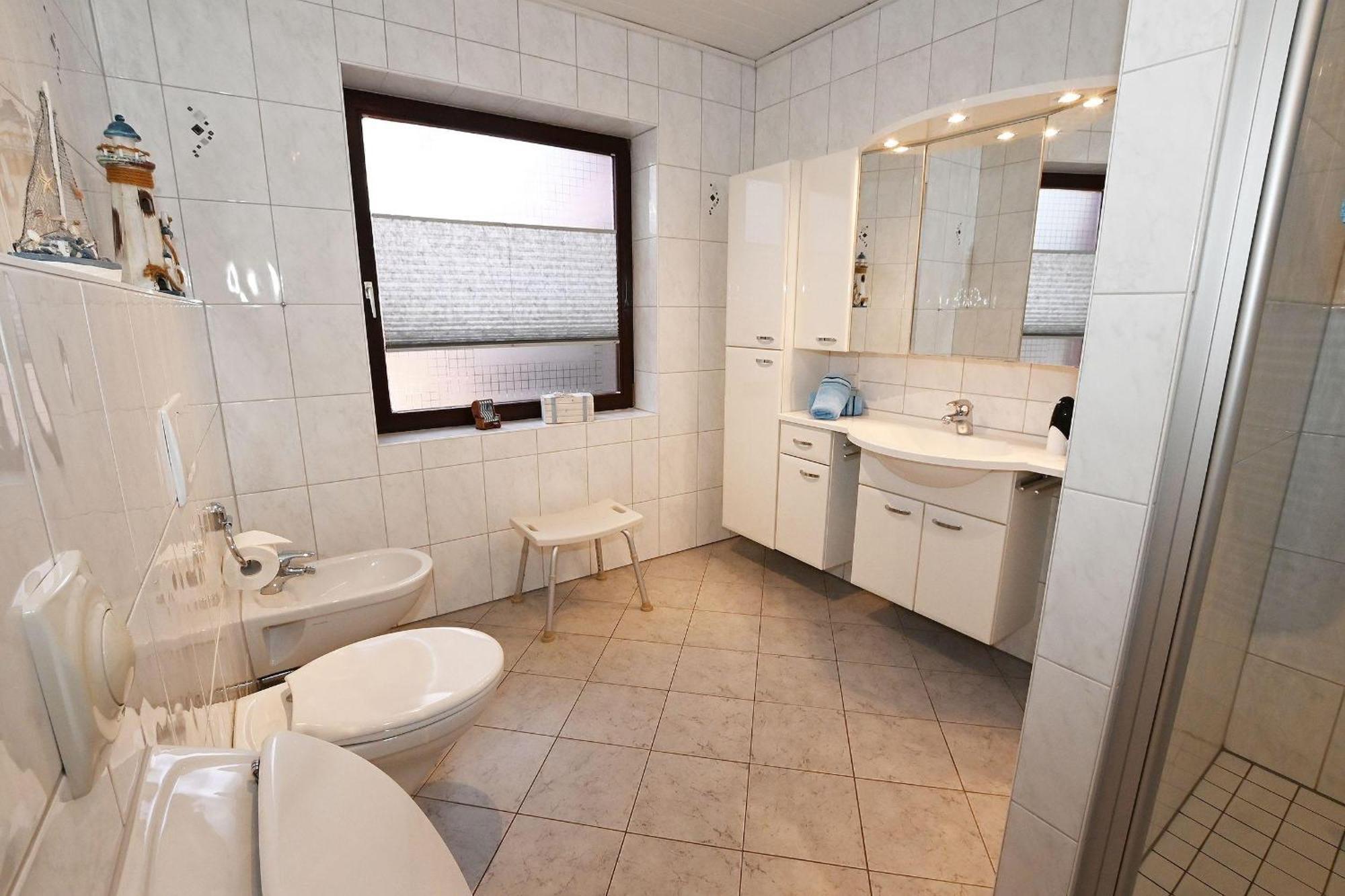 Haus Lily Nr.02 Bis Zu 6 Personen Davon Max. 2 Kinder Busum Exterior photo