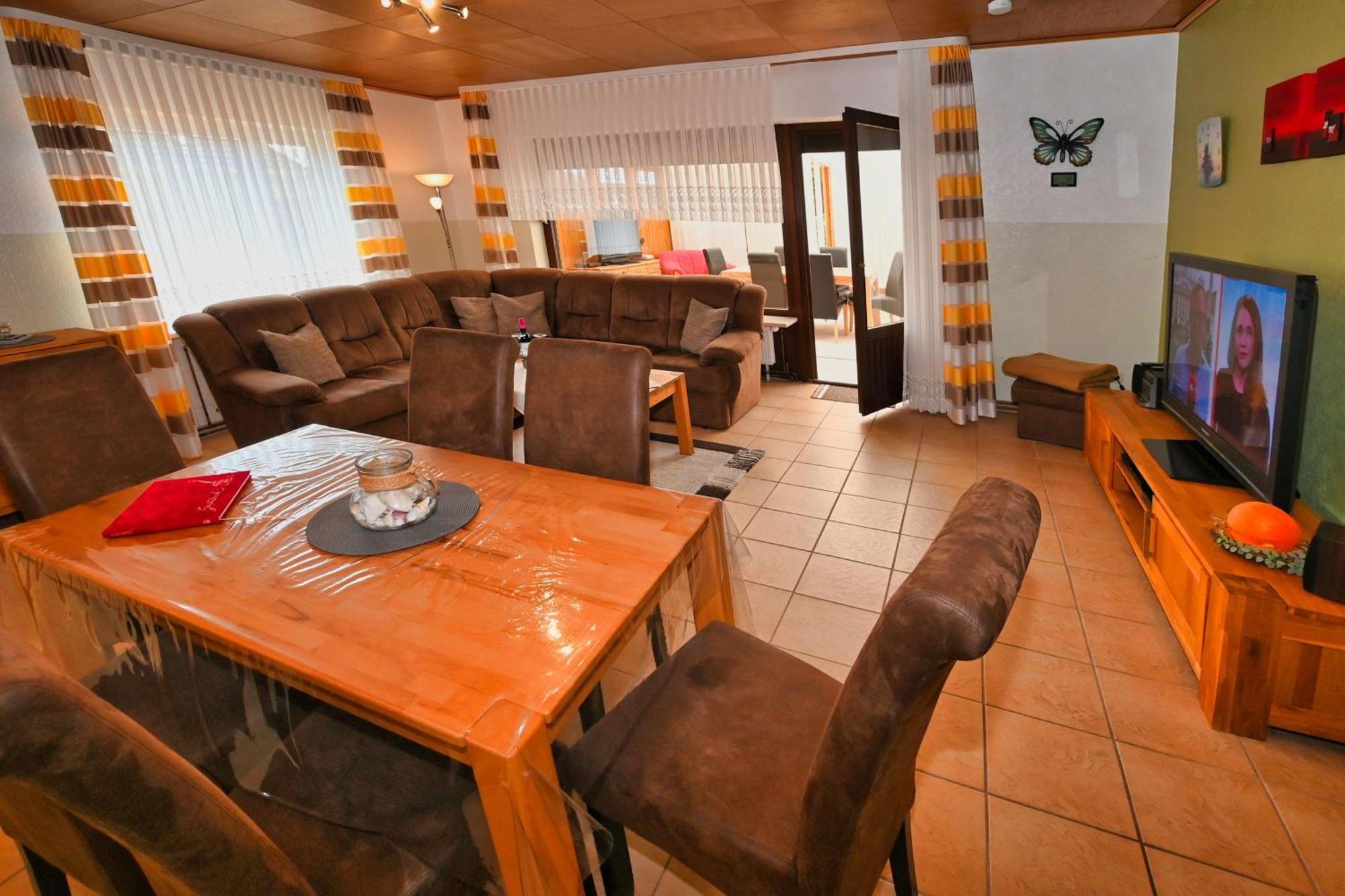 Haus Lily Nr.02 Bis Zu 6 Personen Davon Max. 2 Kinder Busum Exterior photo